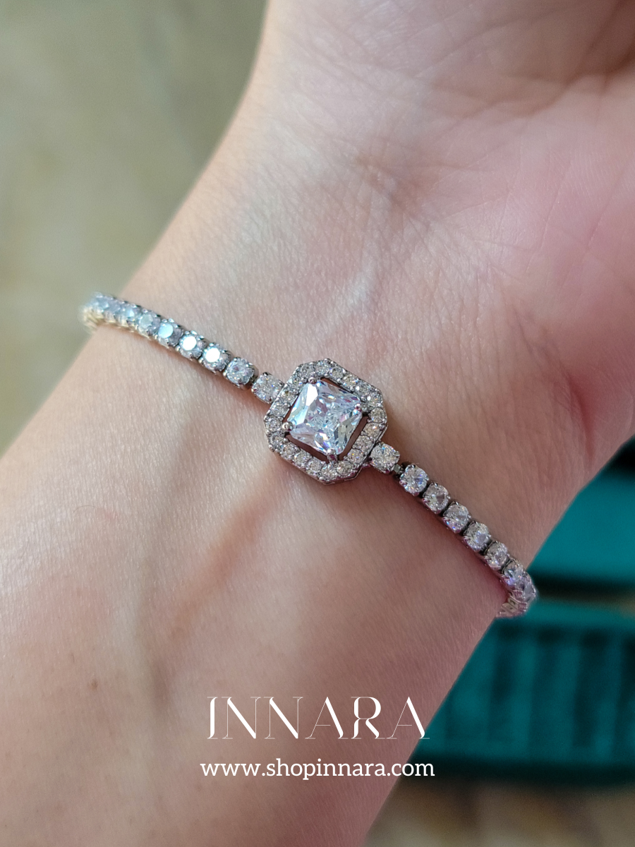 Glamour Link Bracelet