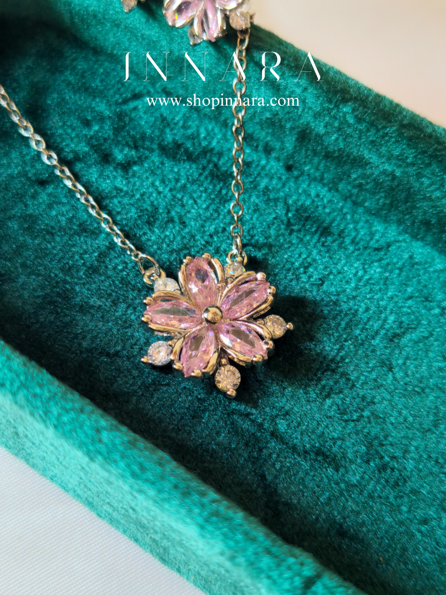 Roselle Lucent Pendant Set