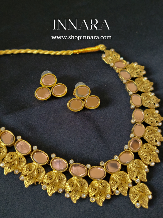 Royal Crest Kundan Set
