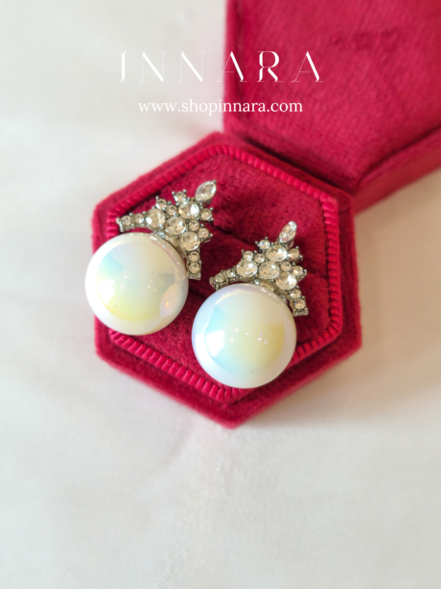 Divine Pearl Earrings