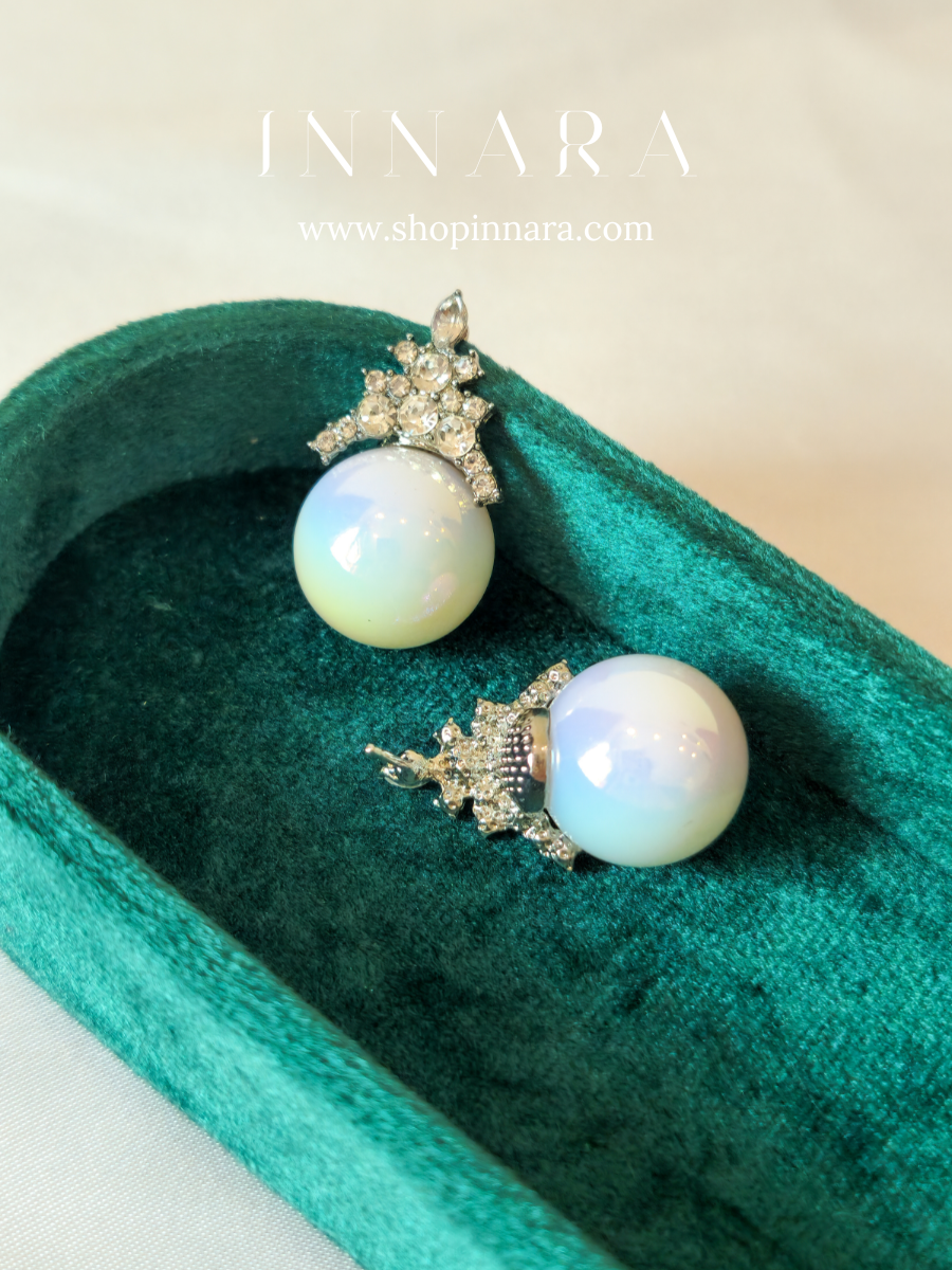 Divine Pearl Earrings