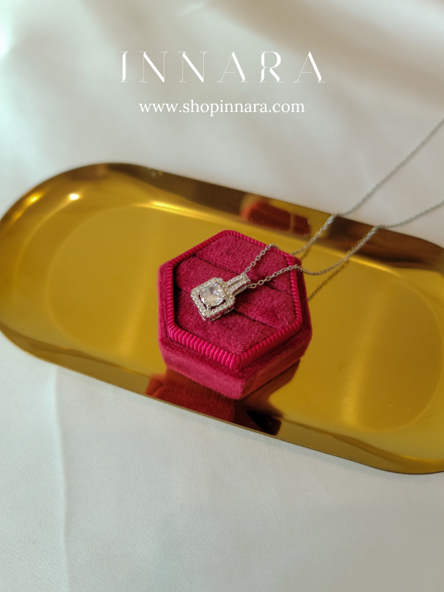 Vega Shine Pendant