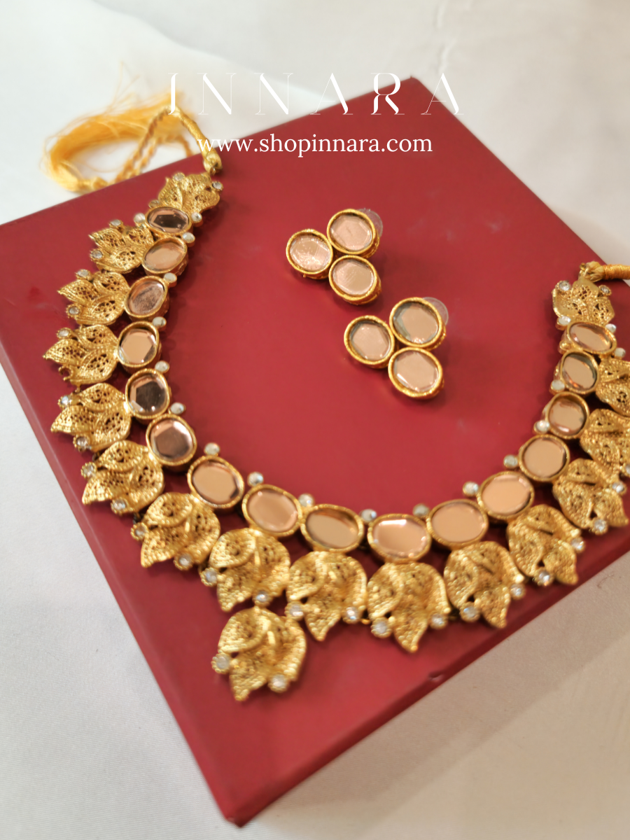 Royal Crest Kundan Set