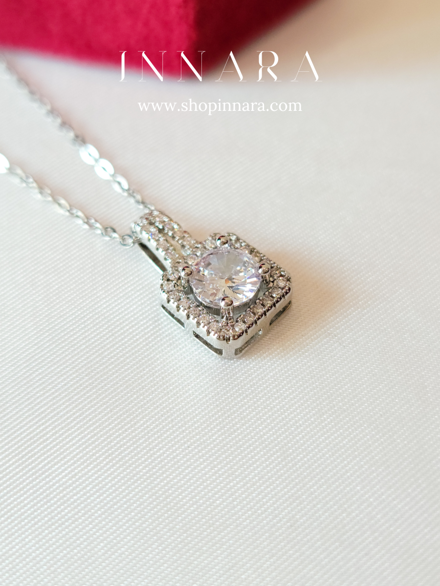 Vega Shine Pendant