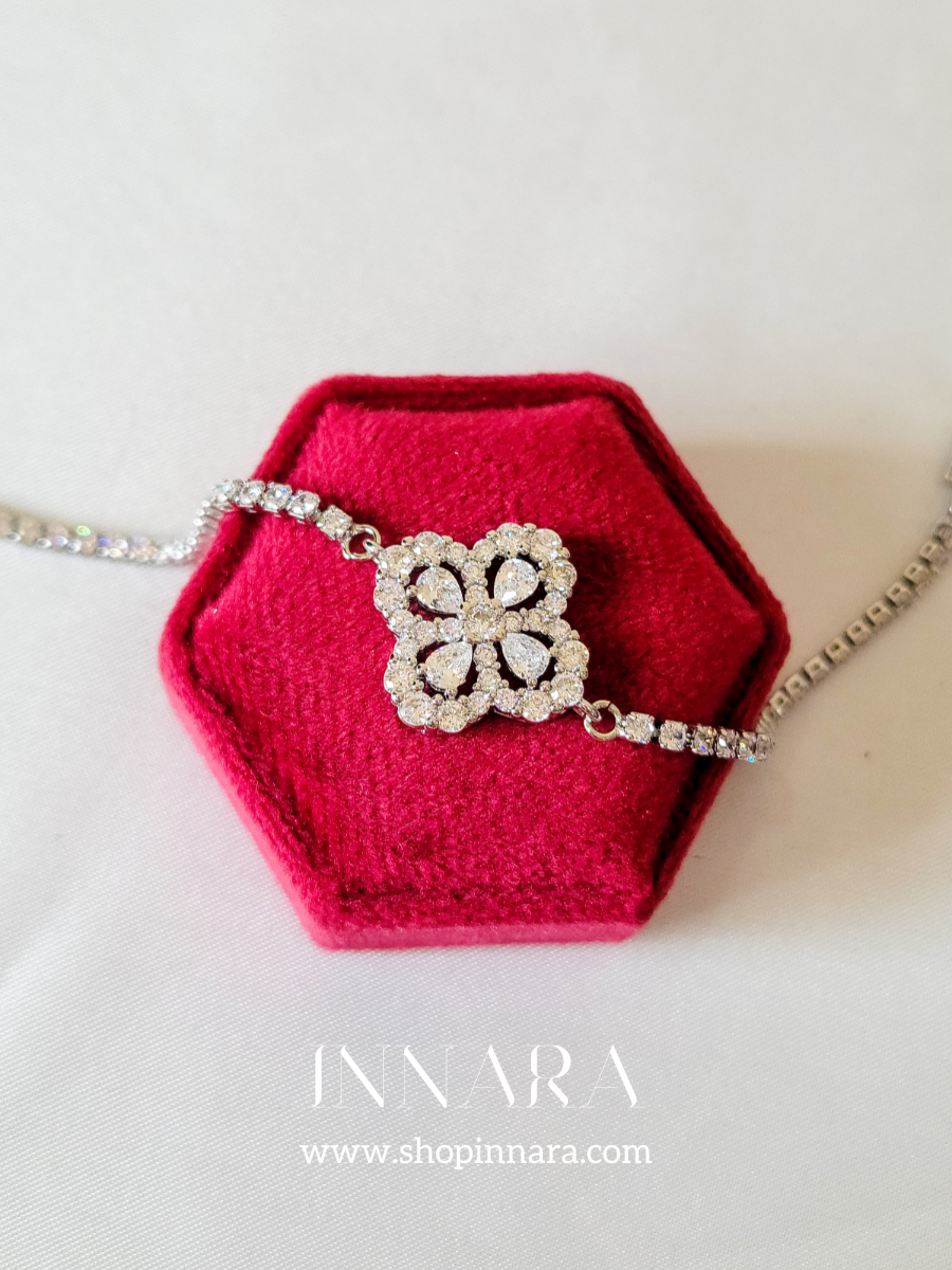 Silver Daisy Bracelet
