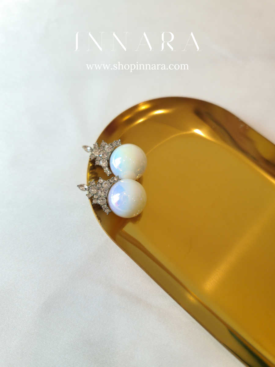 Divine Pearl Earrings