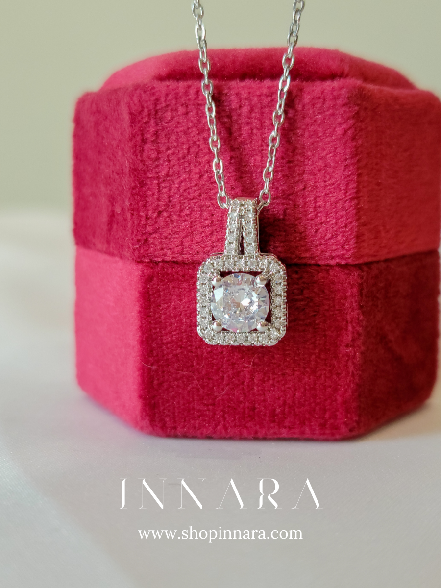 Vega Shine Pendant