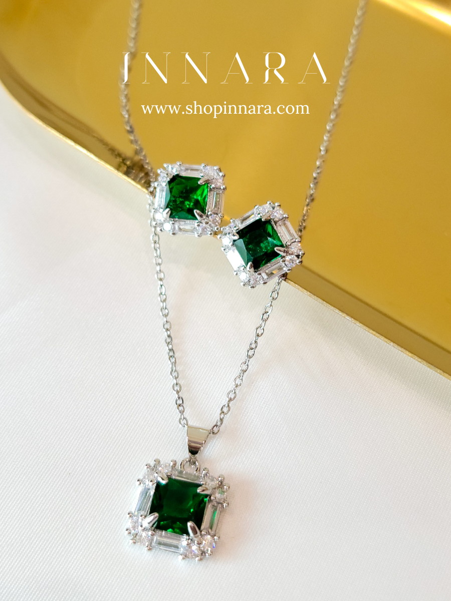 Emerald Nocturne Pendant Set